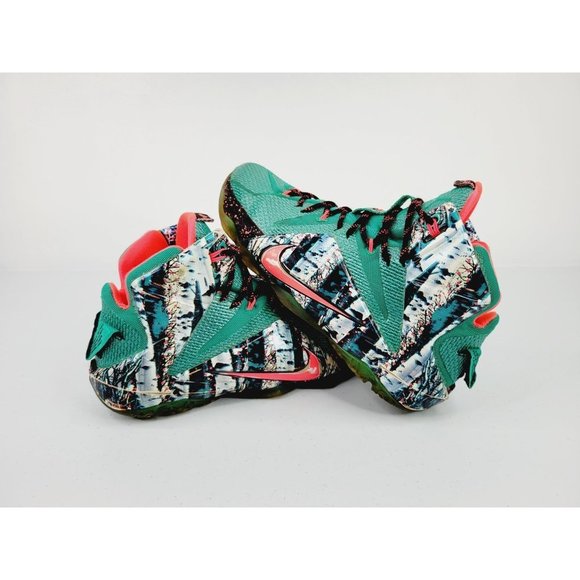 Nike LeBron XII Christmas Basketball Shoes main image 4